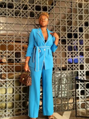 Gathymo set. Size available in 6, 8,10,12.